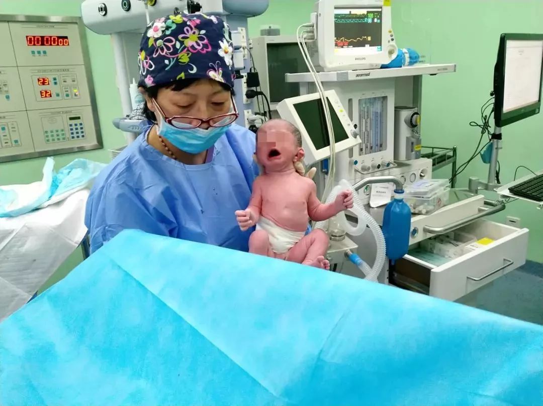 赴美生子